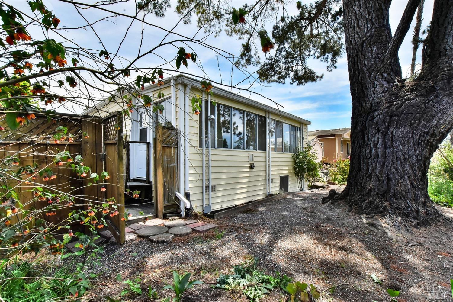 300 Stony Point Road Unit: 218