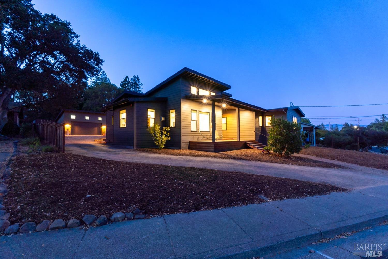 601 W School Street