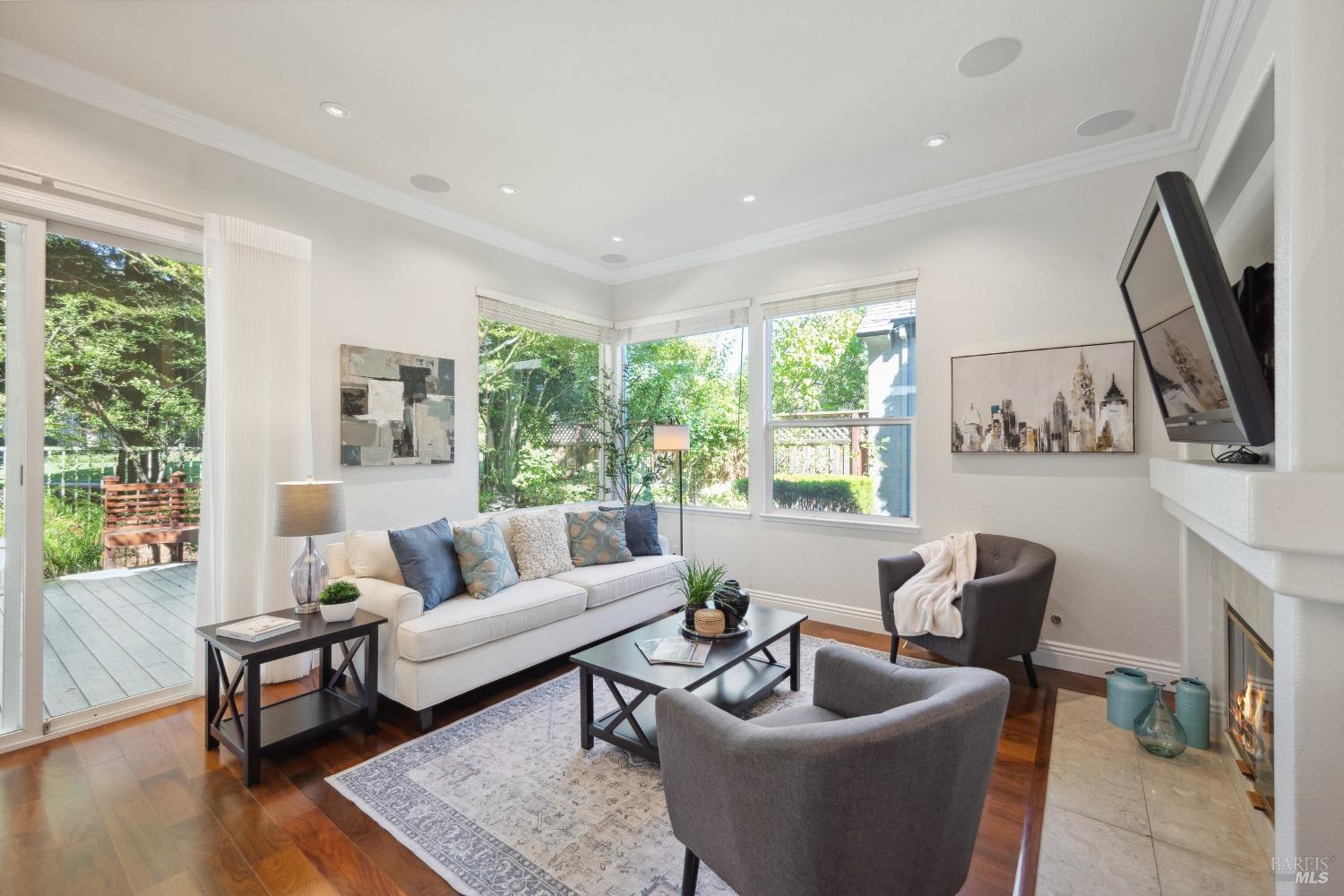 1881 Falcon Ridge Dr