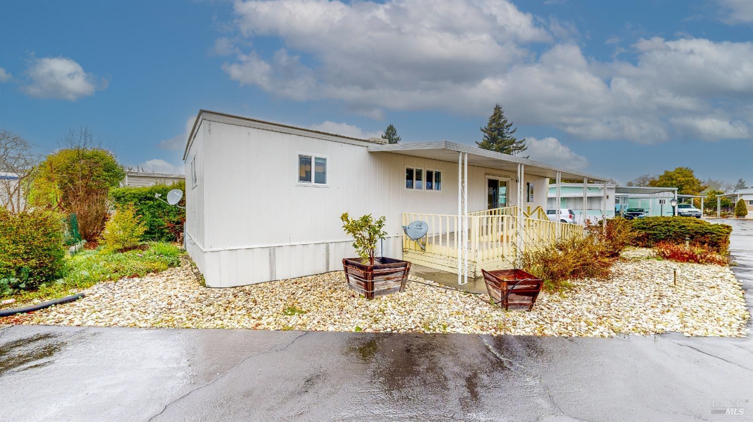 216 Colonial Park Dr