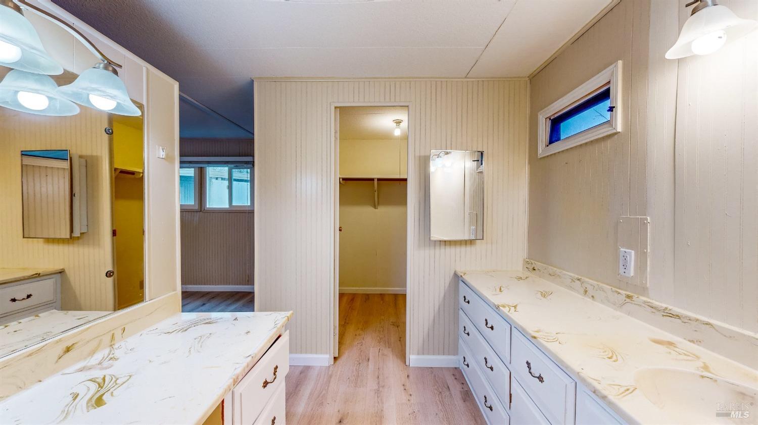 216 Colonial Park Dr