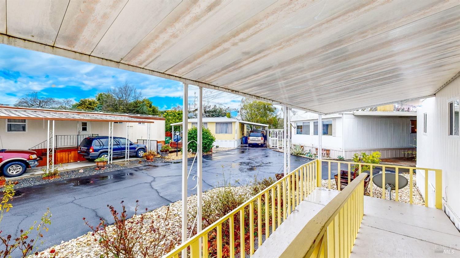 216 Colonial Park Dr