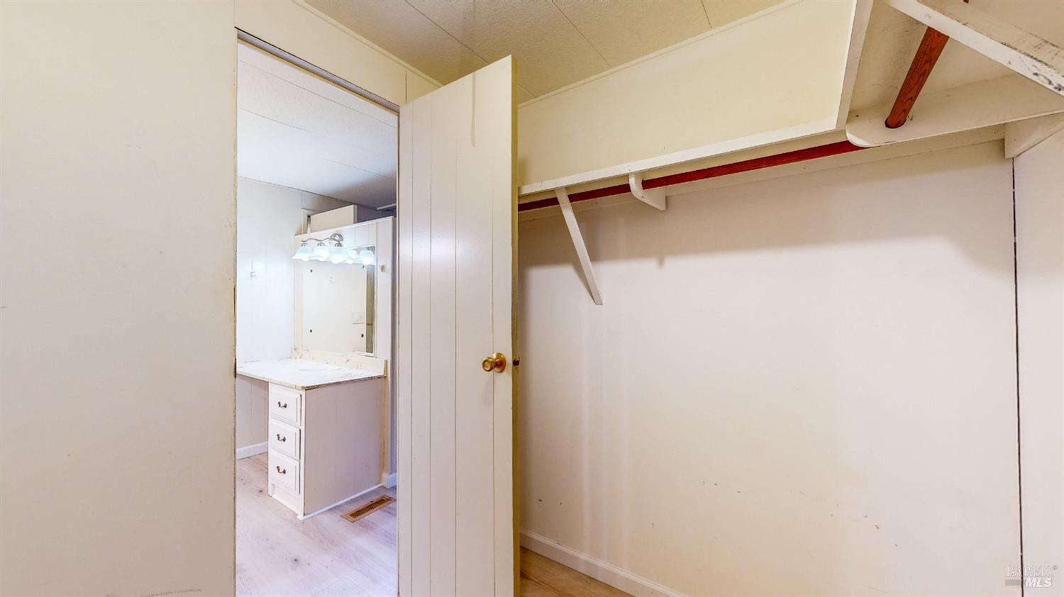 216 Colonial Park Dr