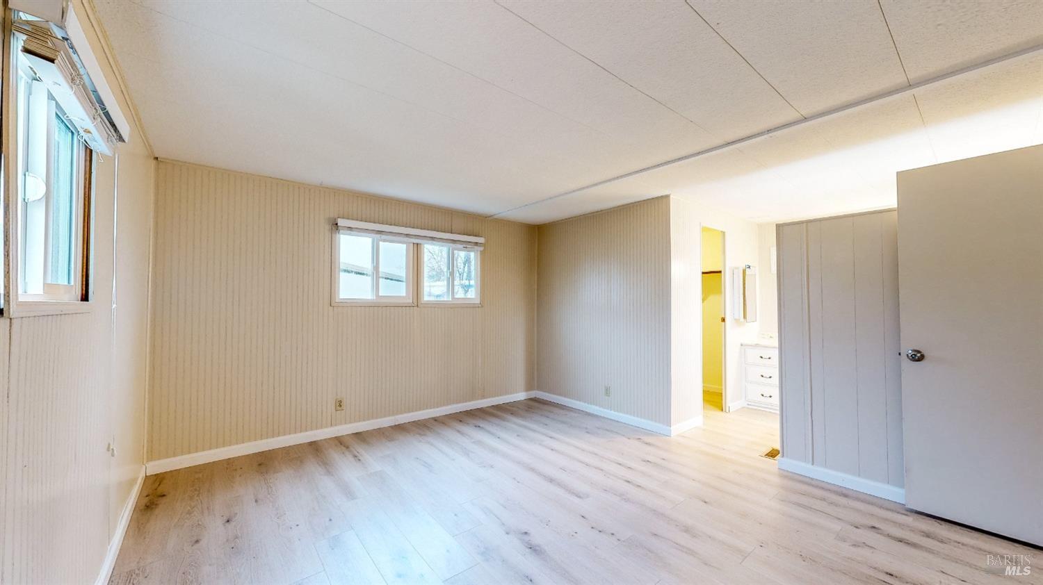 216 Colonial Park Dr