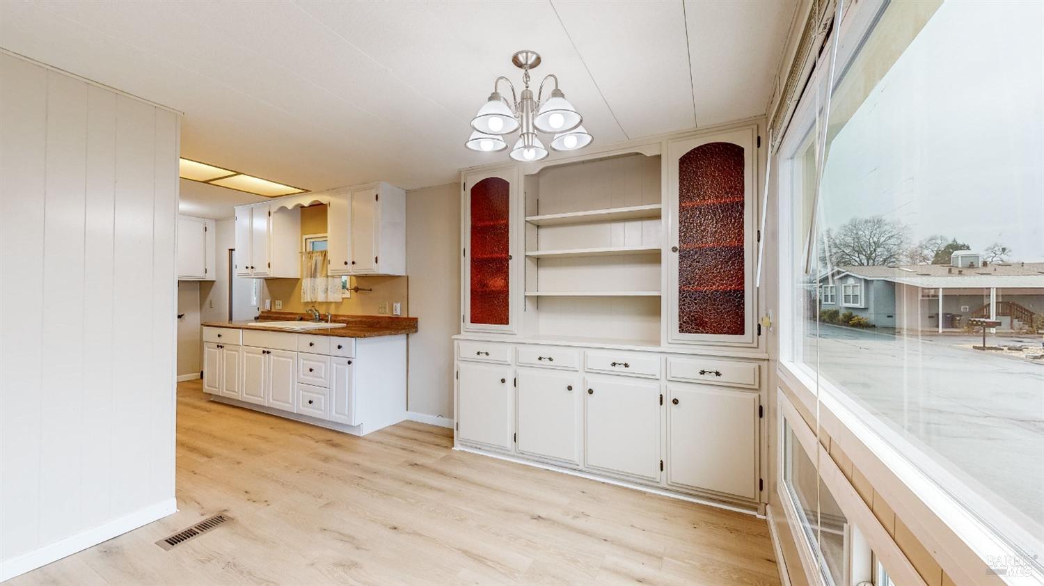 216 Colonial Park Dr