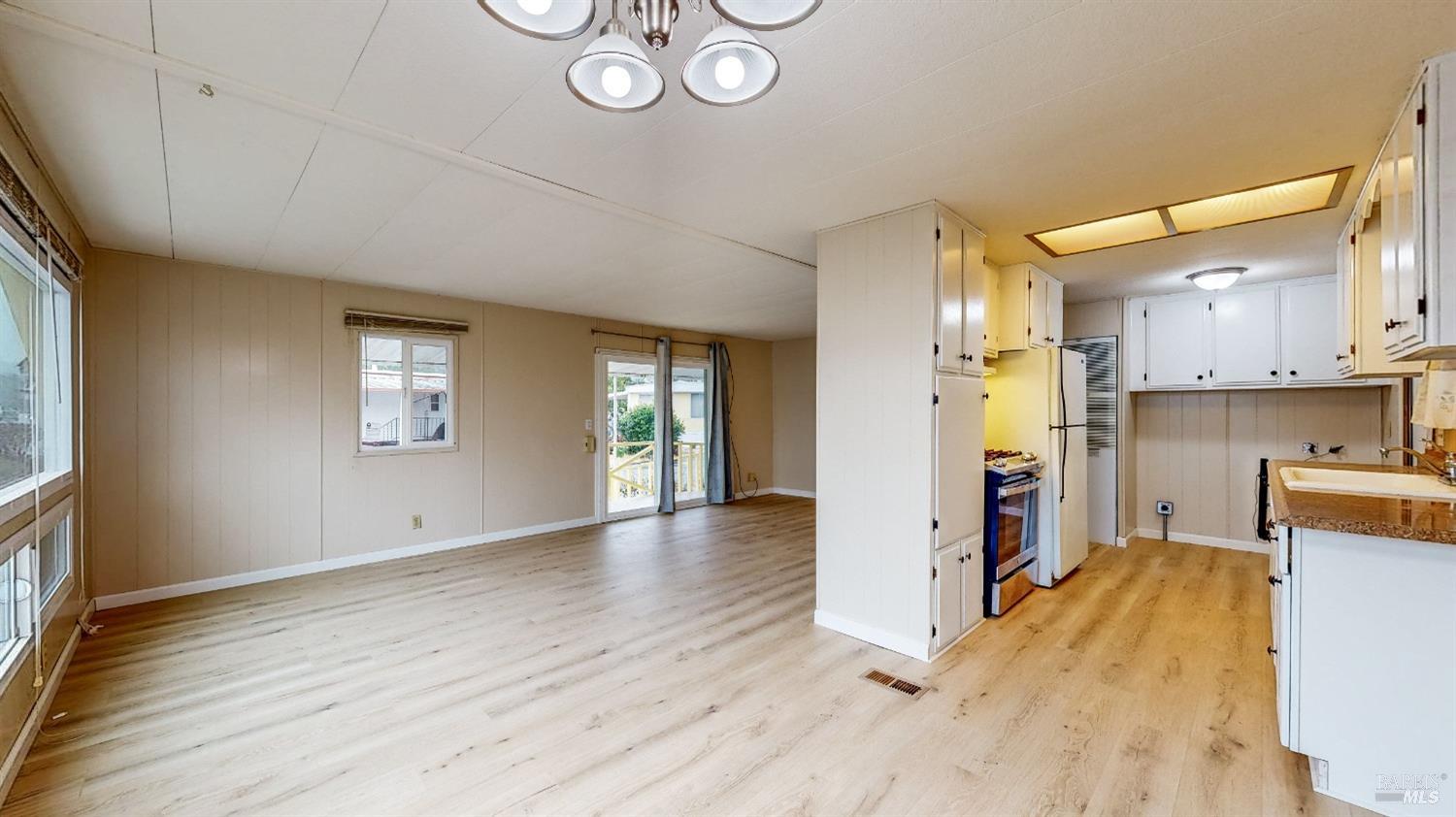 216 Colonial Park Dr