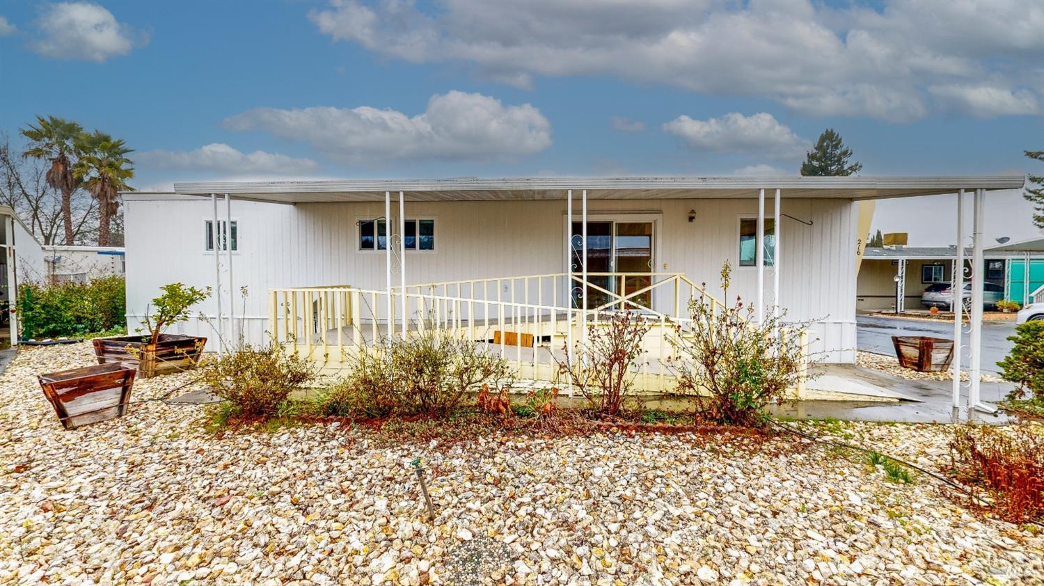 216 Colonial Park Dr