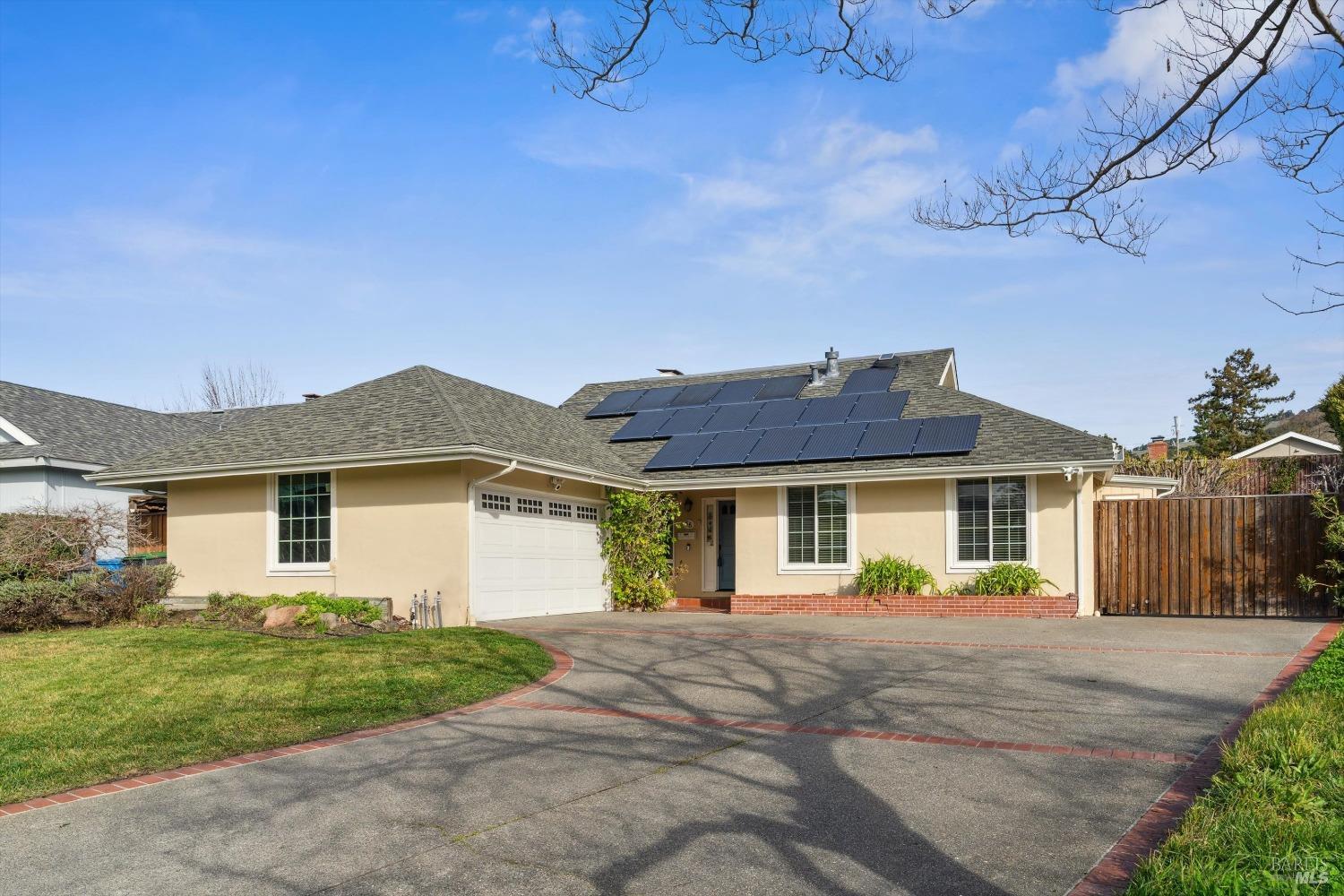 86 San Benito Way