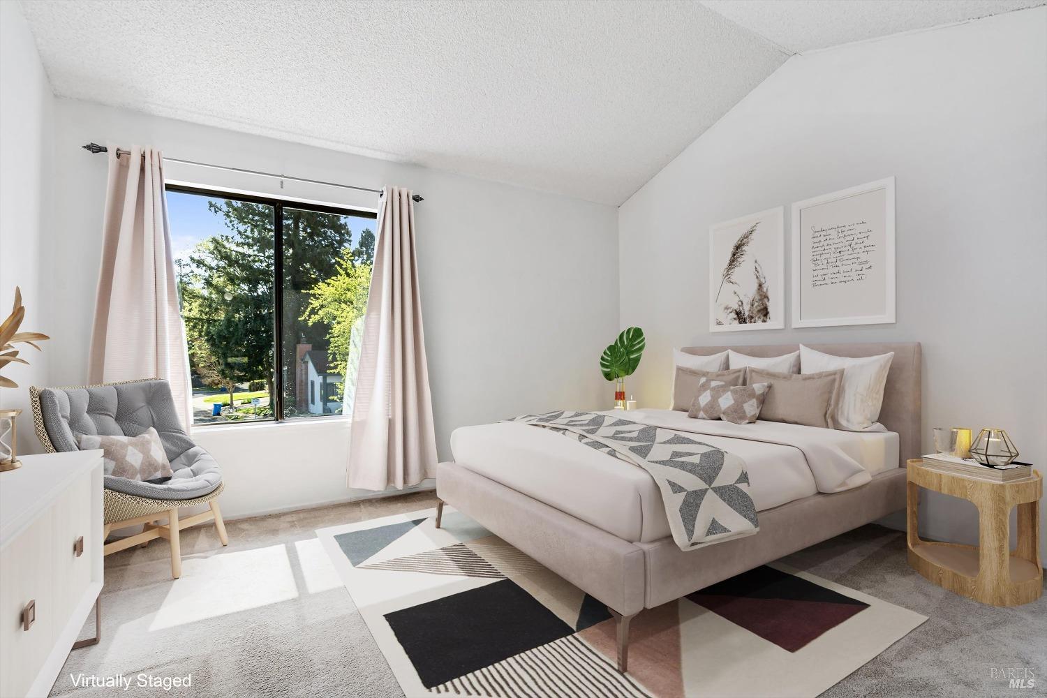 2104 Marylyn Cir