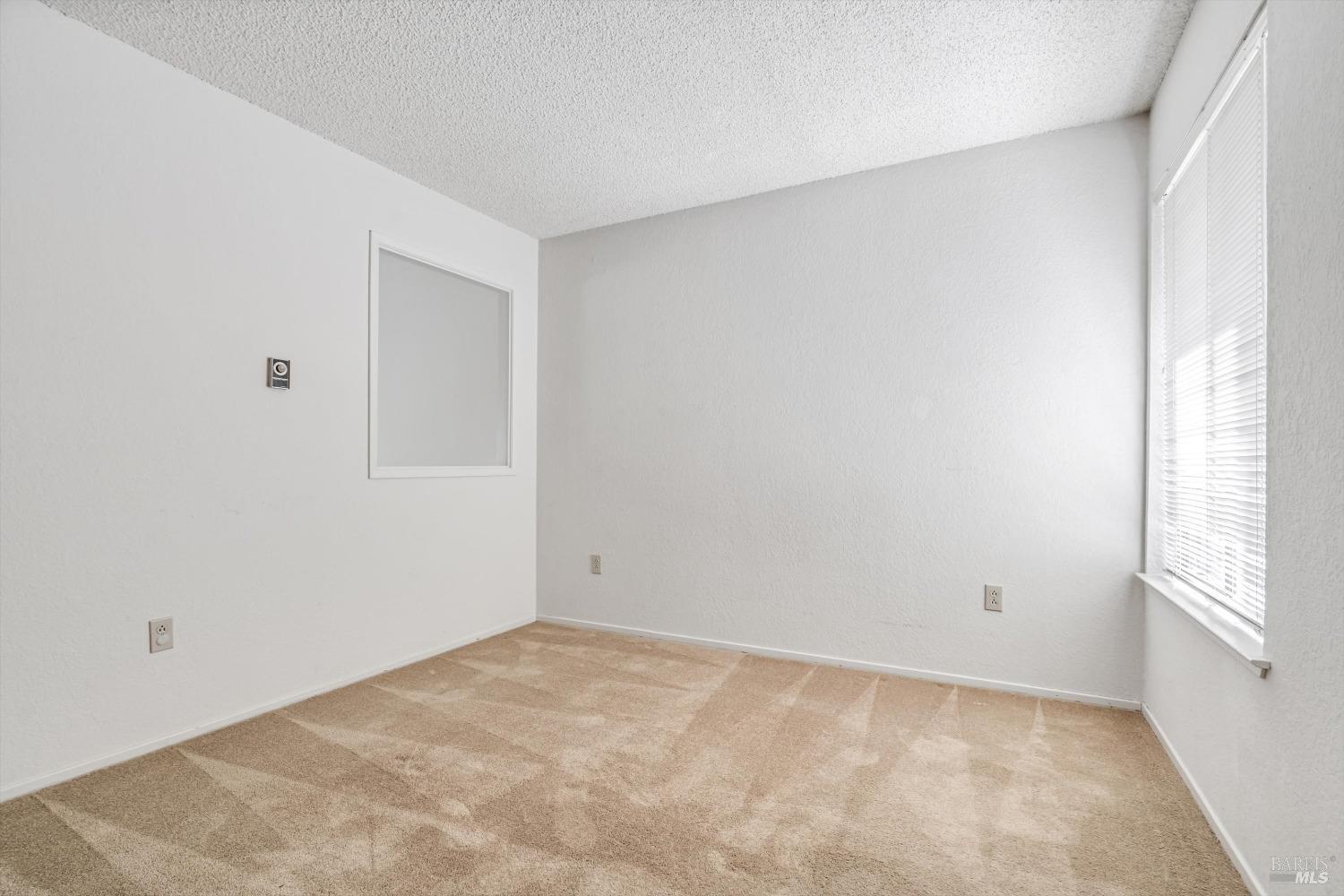 2104 Marylyn Cir