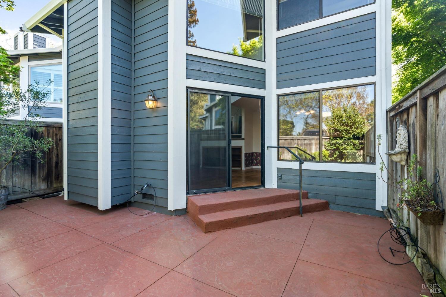 2104 Marylyn Cir