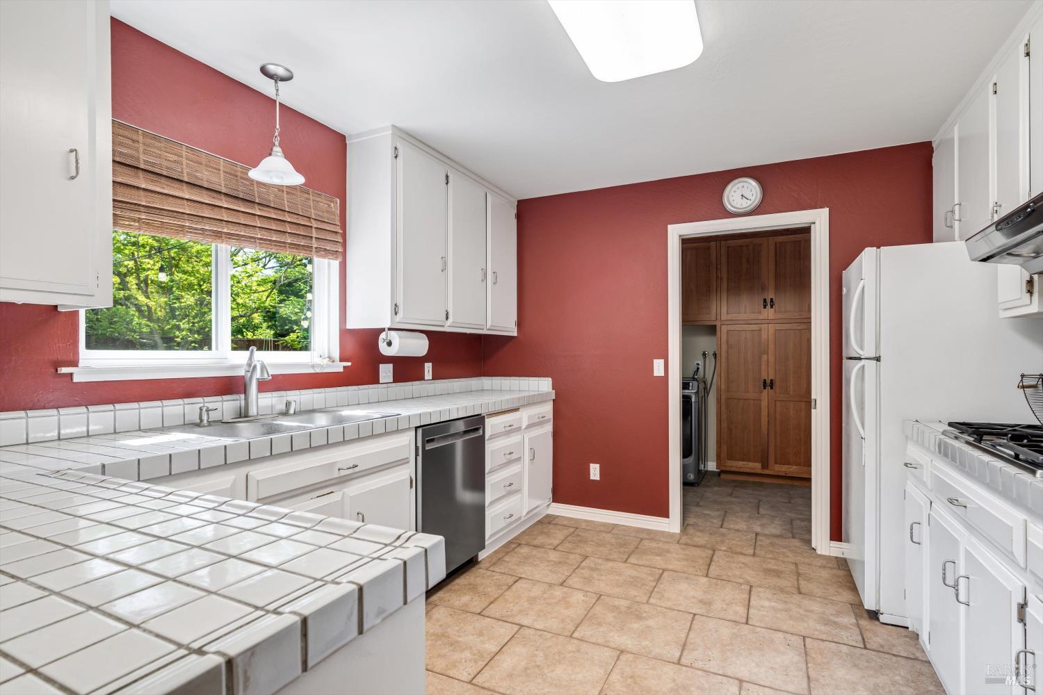 3422 Gravenstein Hwy S