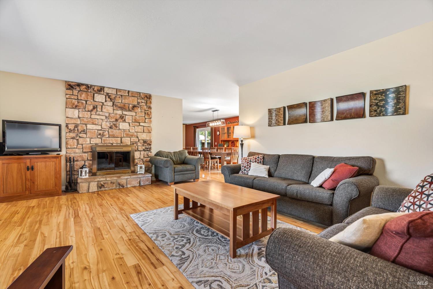 3422 Gravenstein Hwy S