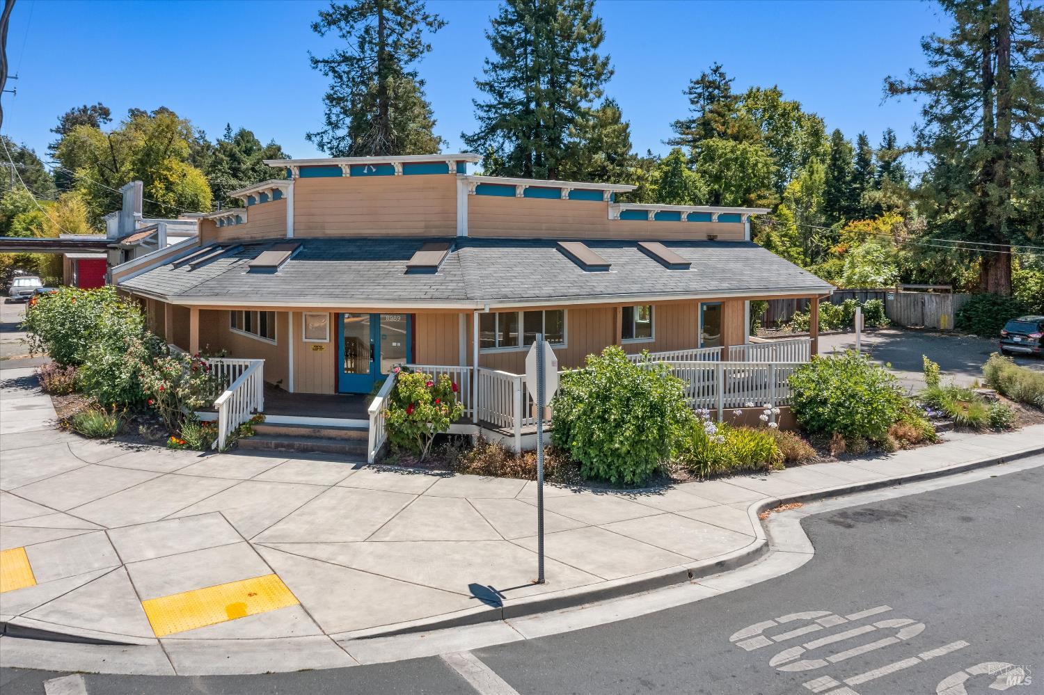 8989 Graton Rd