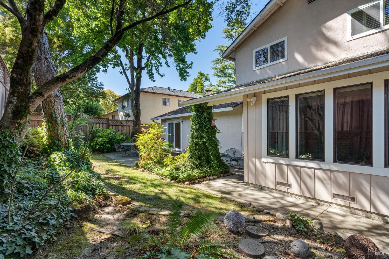 1321 Magnolia Ave