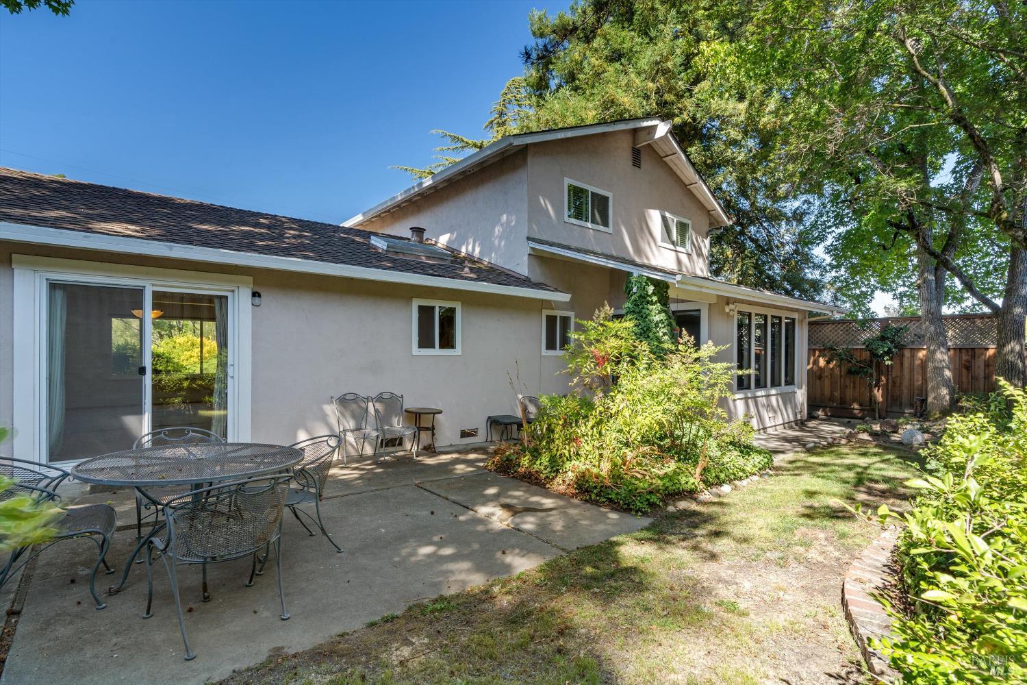 1321 Magnolia Ave