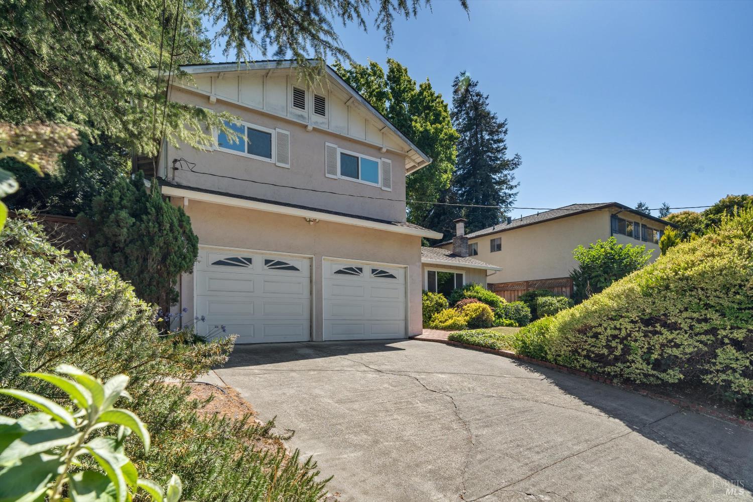 1321 Magnolia Ave