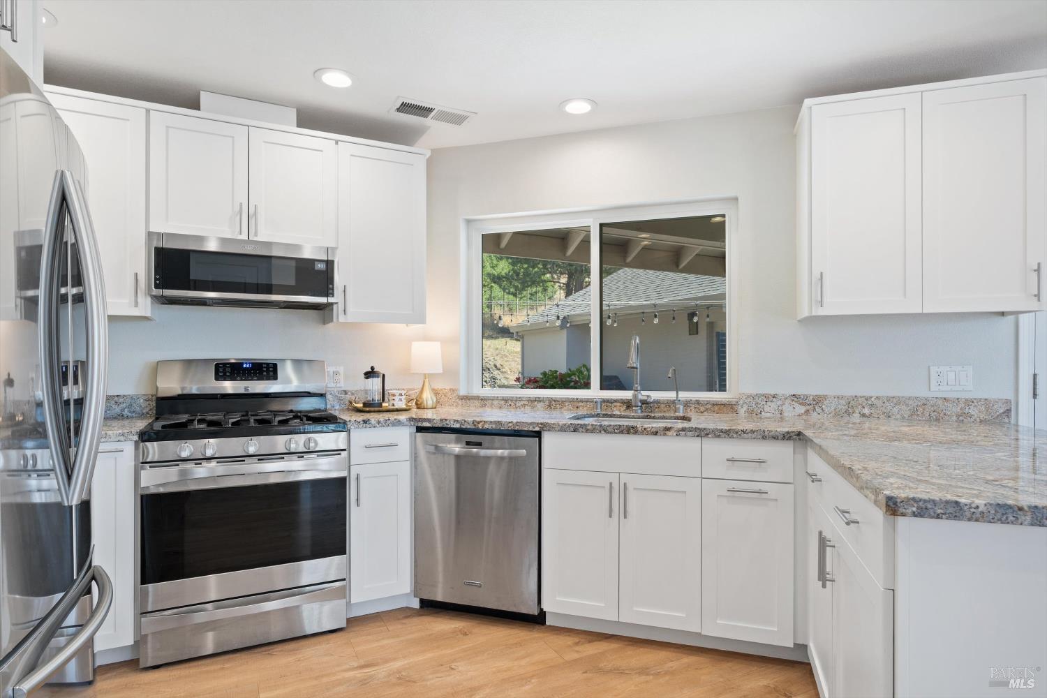 5959 Bodega Ave