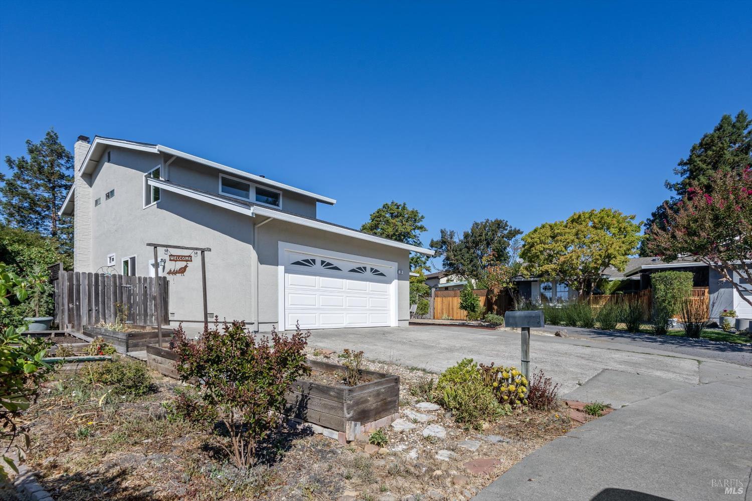 29 Palomino Ct