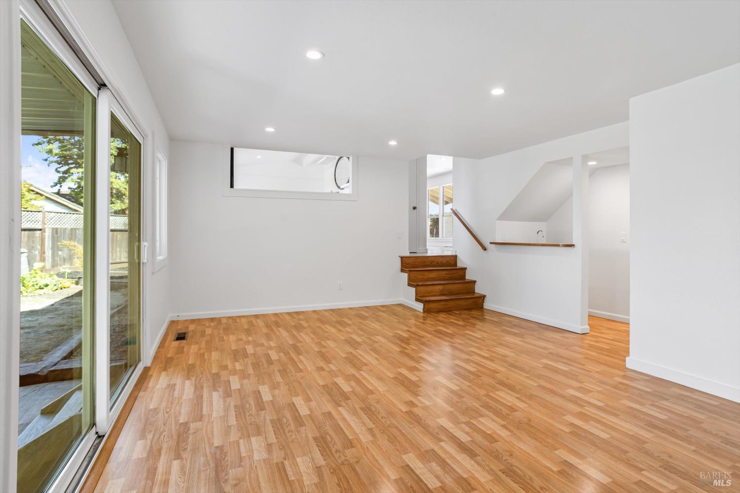 29 Palomino Ct