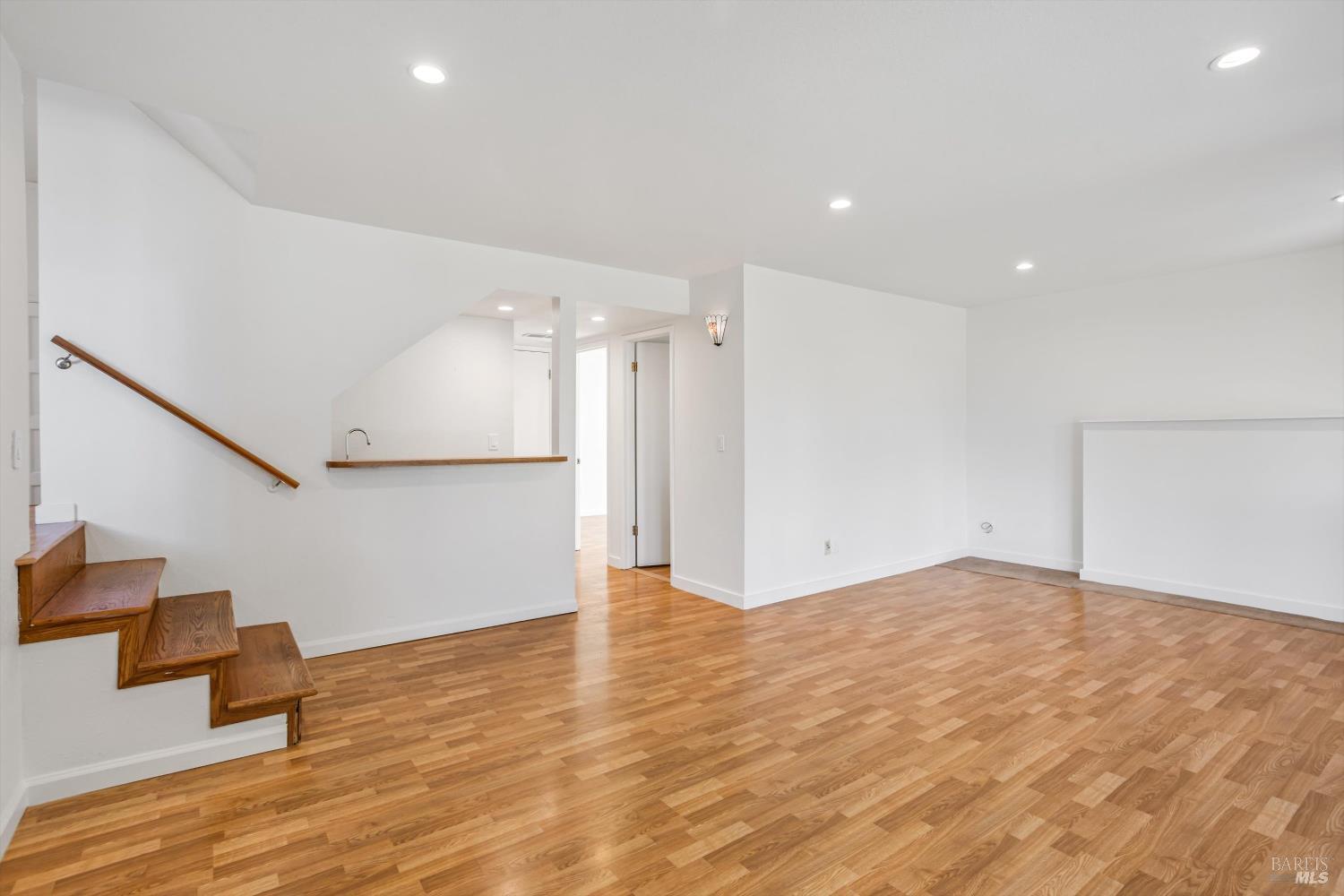 29 Palomino Ct