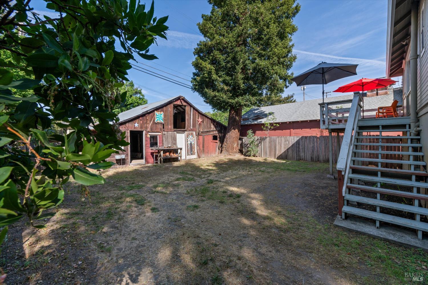 611 Petaluma Boulevard S