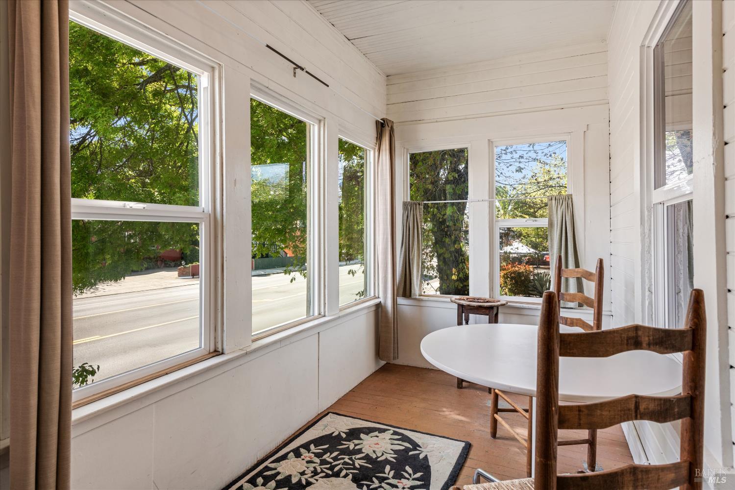 611 Petaluma Boulevard S