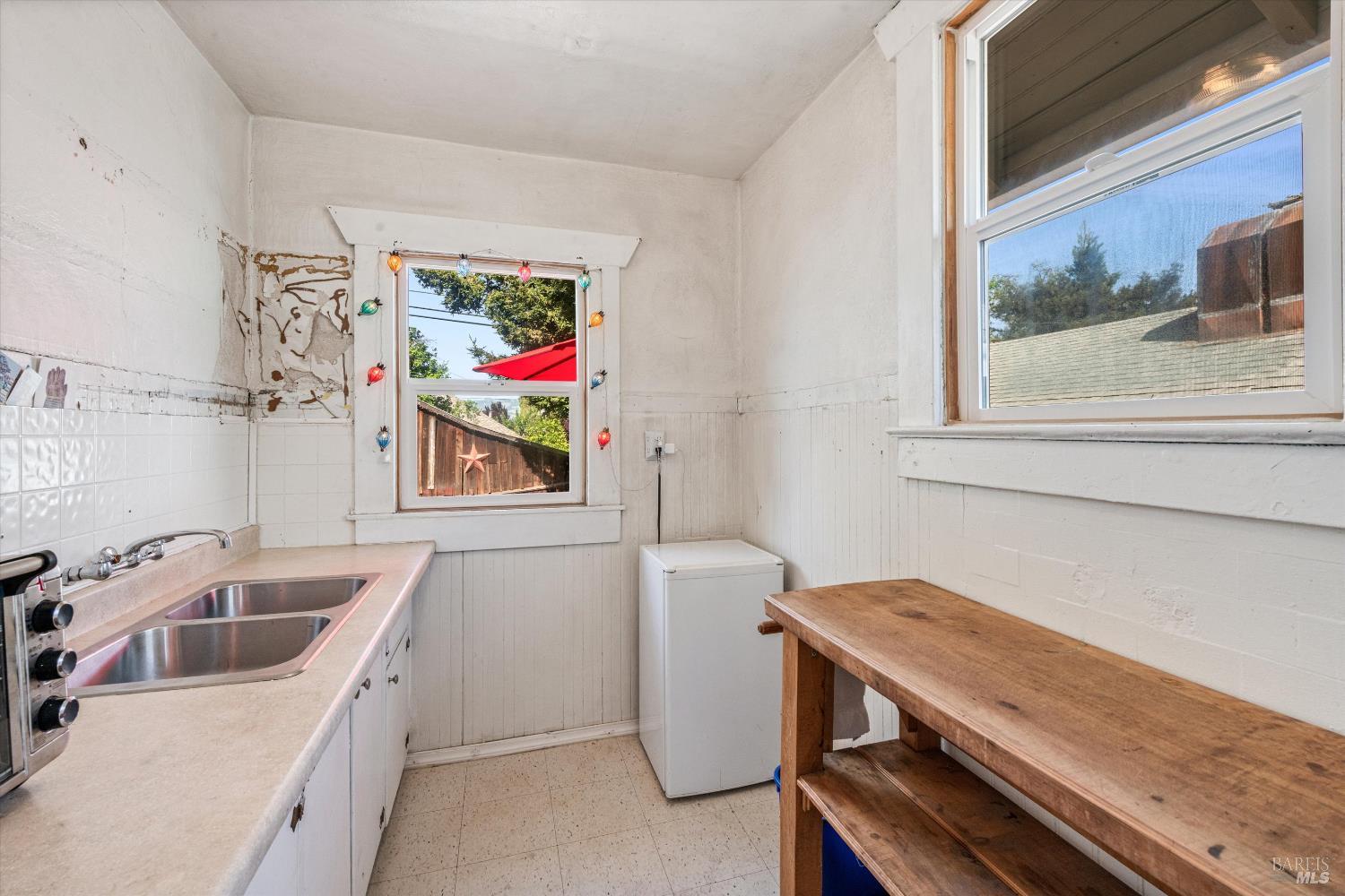 611 Petaluma Boulevard S