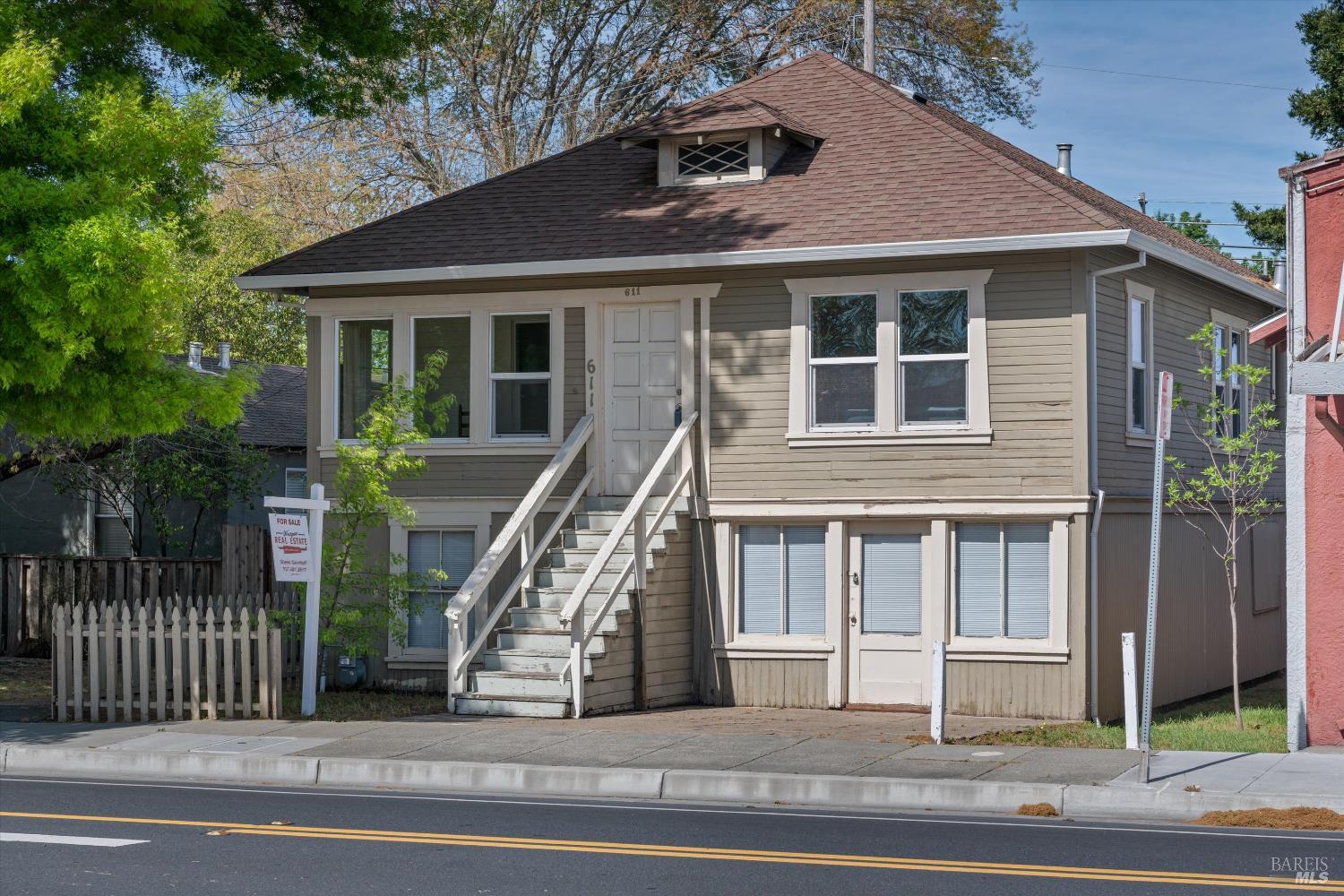 611 Petaluma Boulevard S