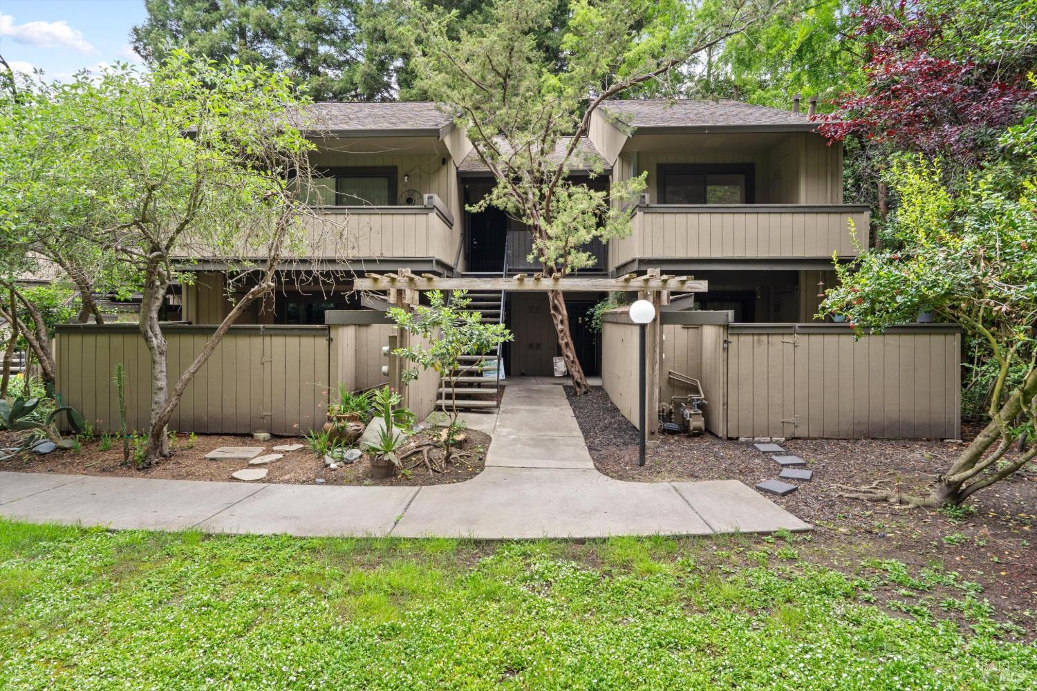 51 Creek Court