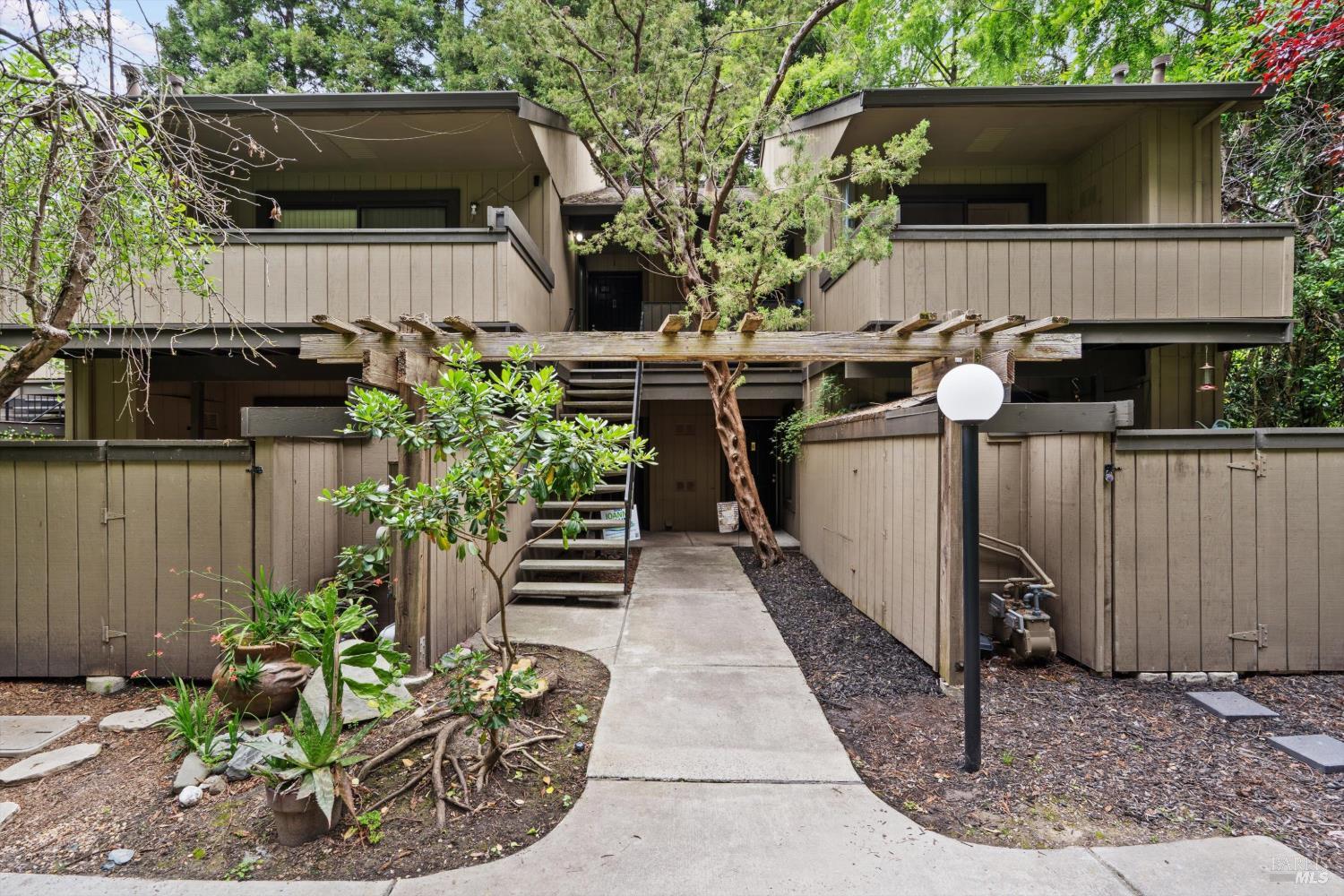 51 Creek Court