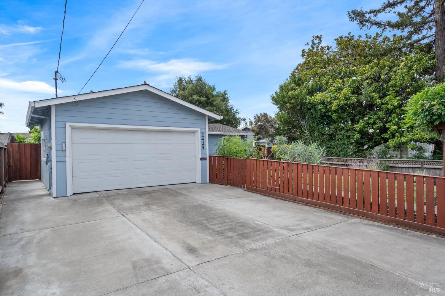 1424 Sierra Drive