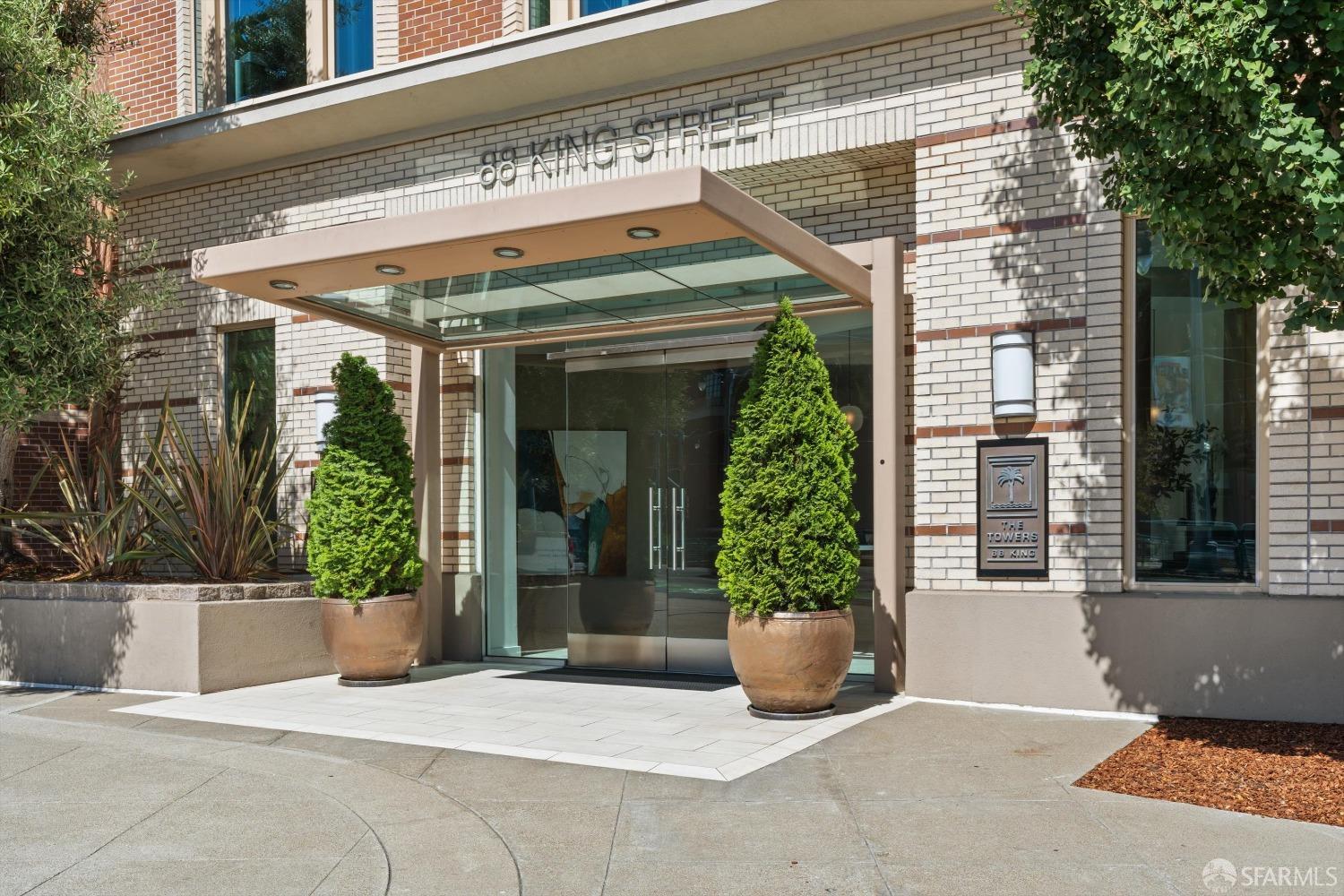 88 King St #717