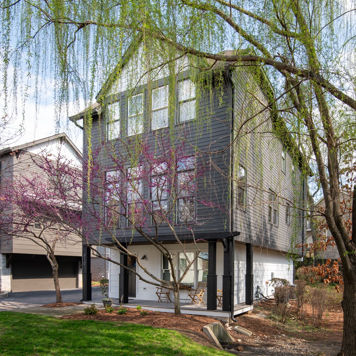 810 Lancaster Way