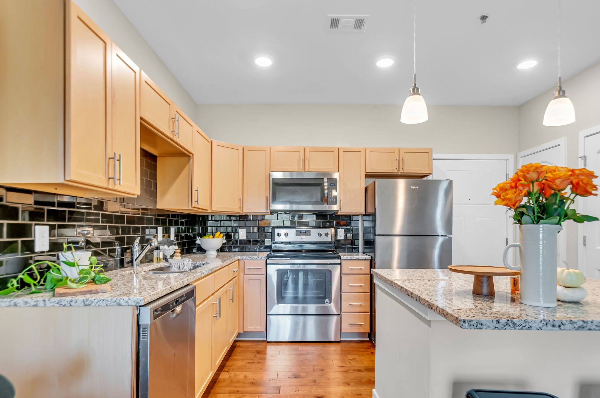 1122 Litton Ave Unit: 208