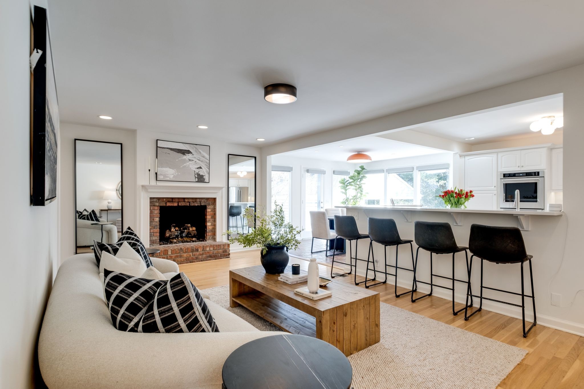 4000 Skyline Dr