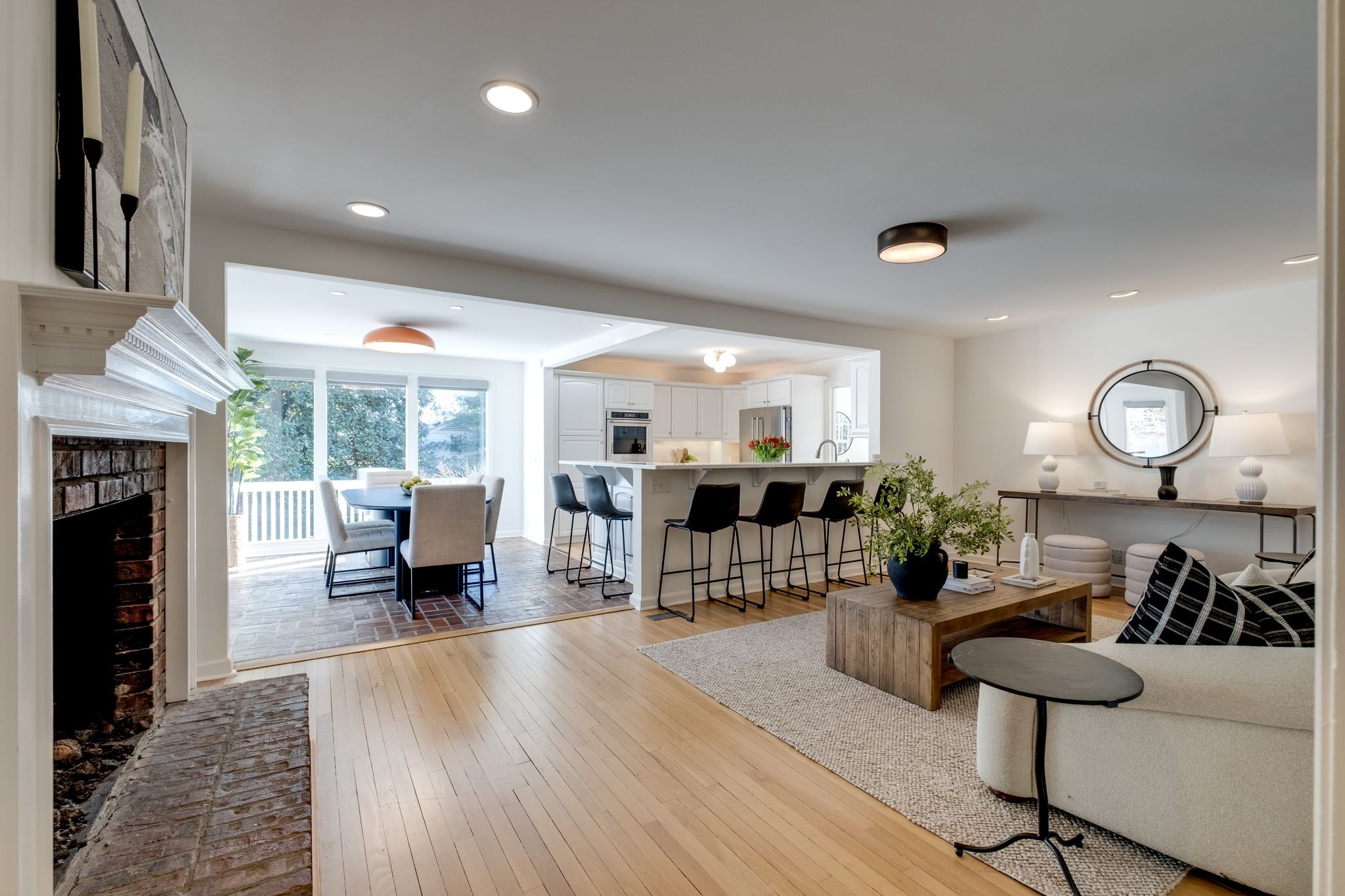 4000 Skyline Dr