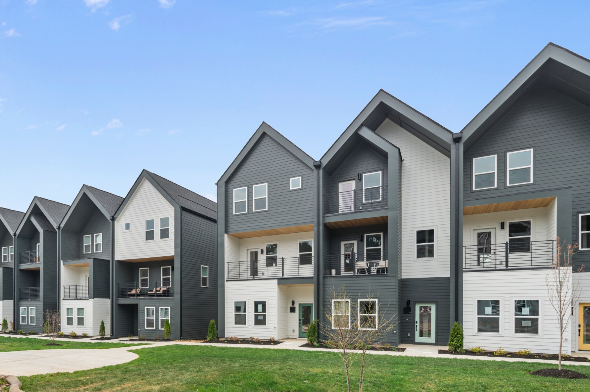 550 Markham St Unit: 24