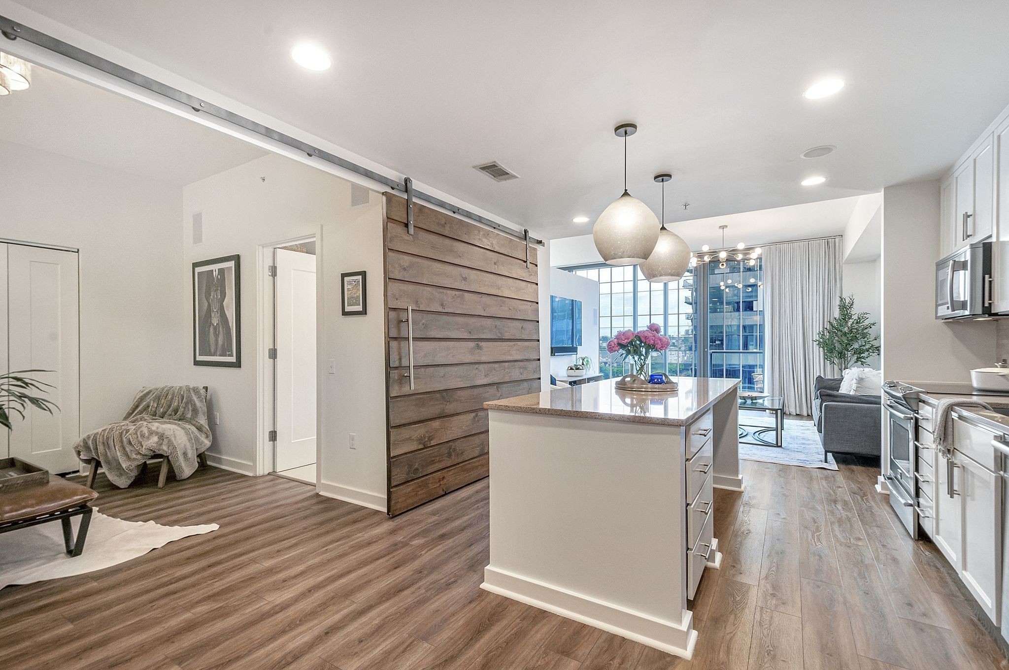 1212 Laurel St Unit: 914