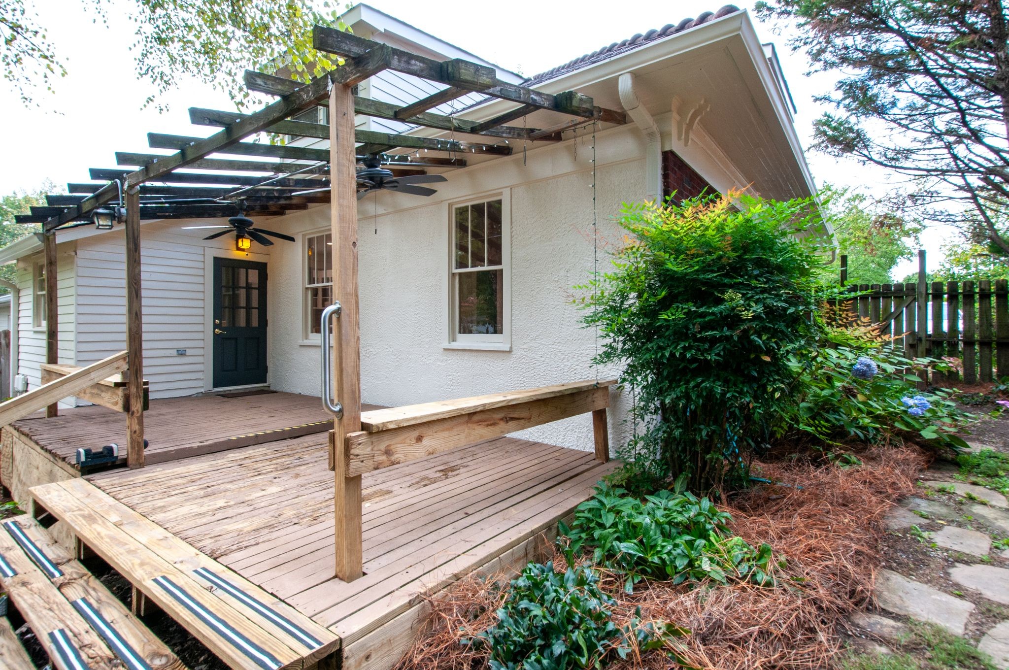 124 Bowling Ave