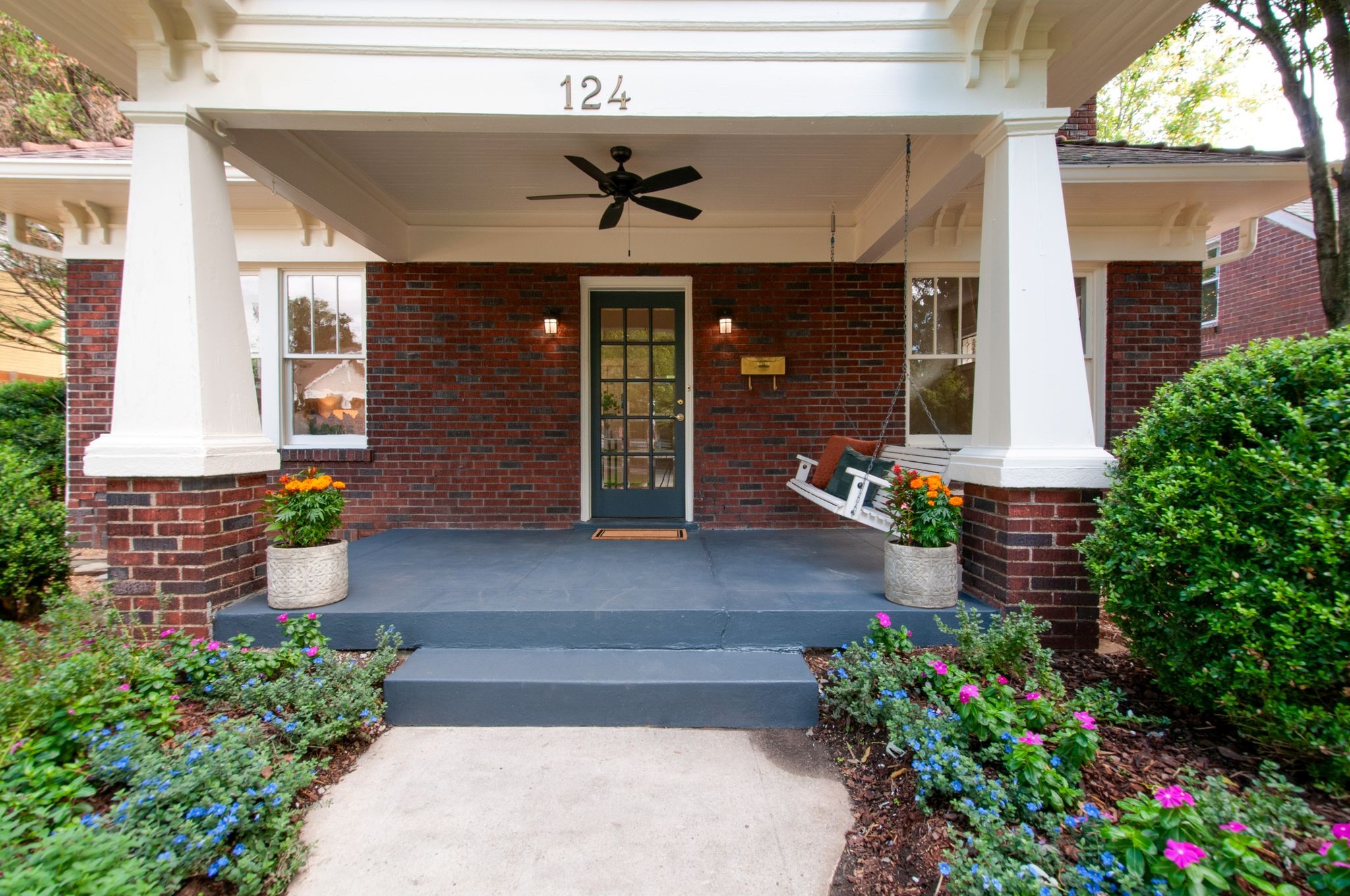 124 Bowling Ave