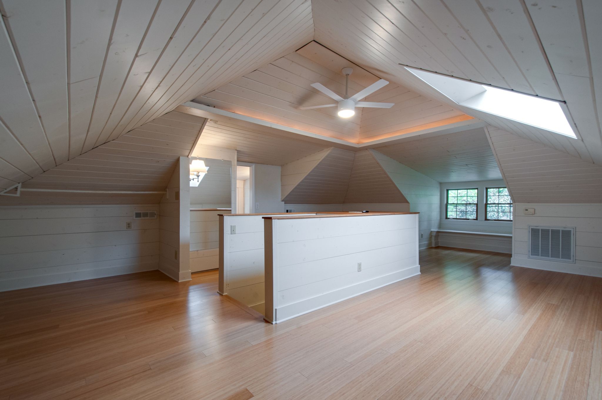 124 Bowling Ave