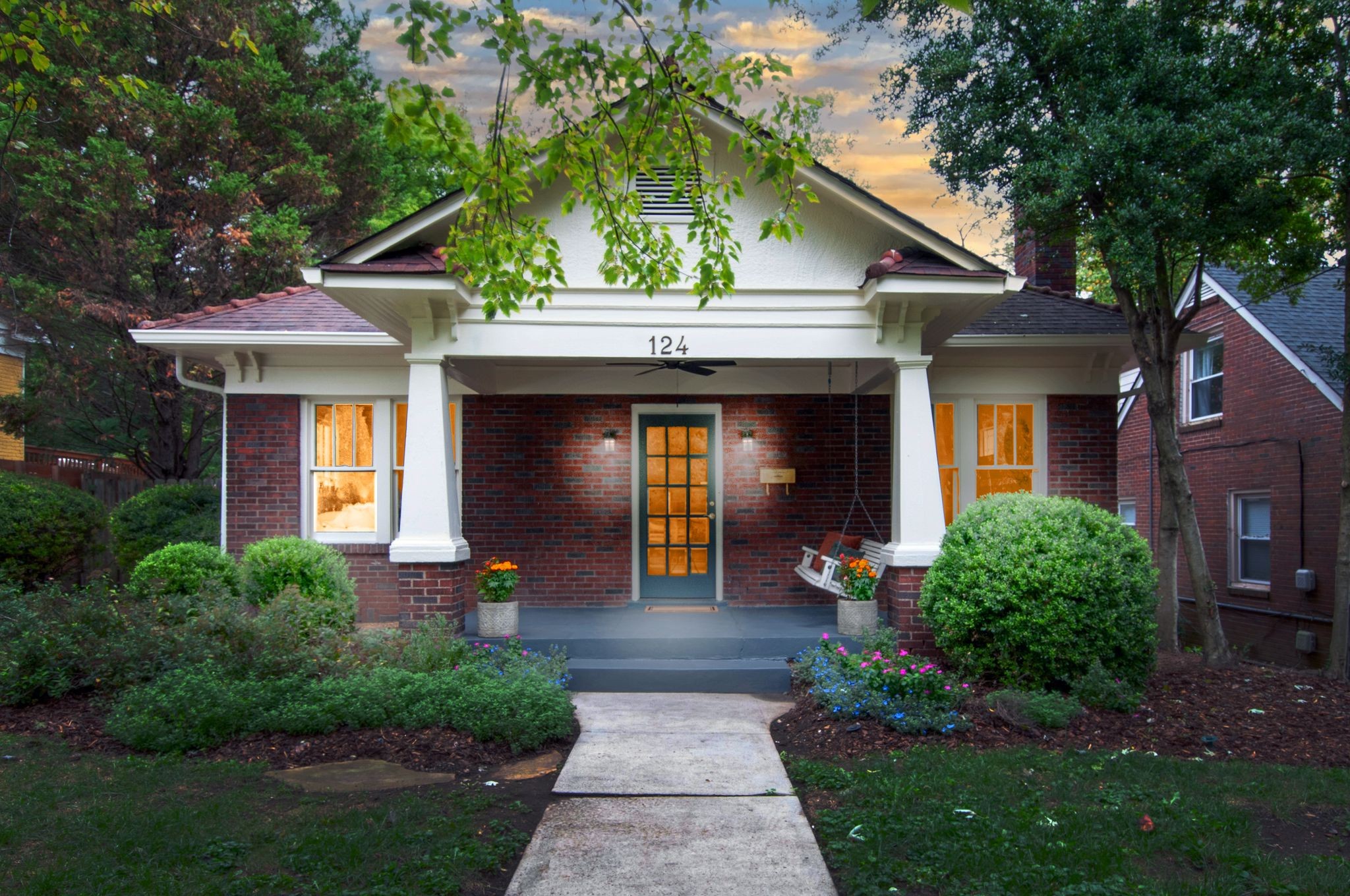 124 Bowling Ave