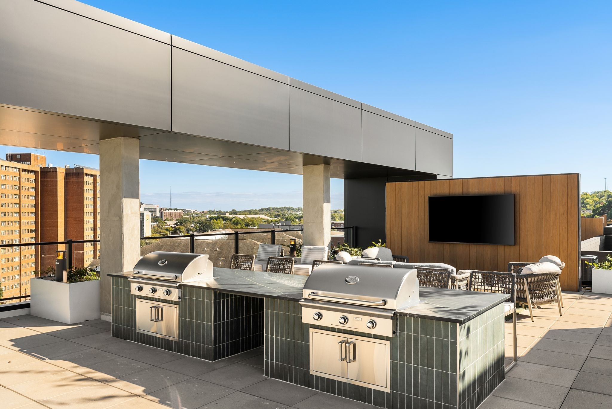 321 31st Ave, N Unit: 415