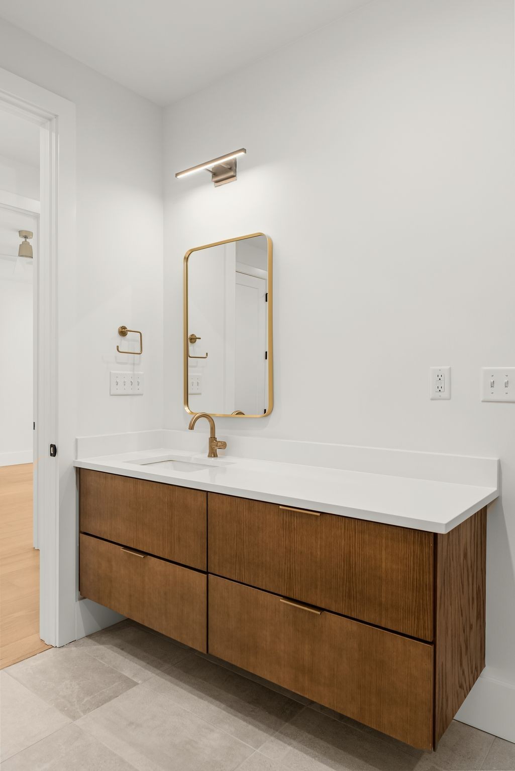 321 31st Ave, N Unit: 415