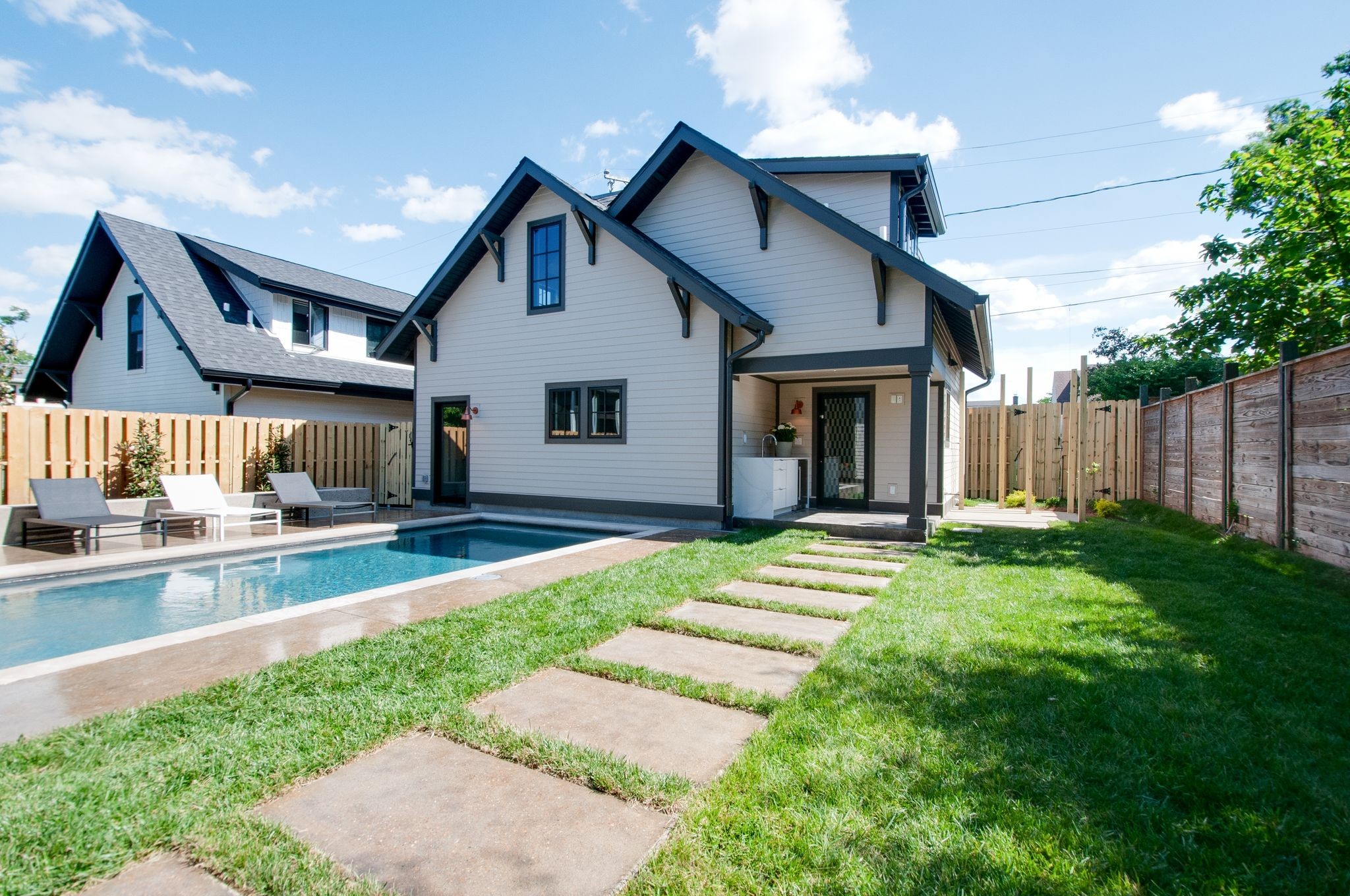 1405 Beechwood Ave
