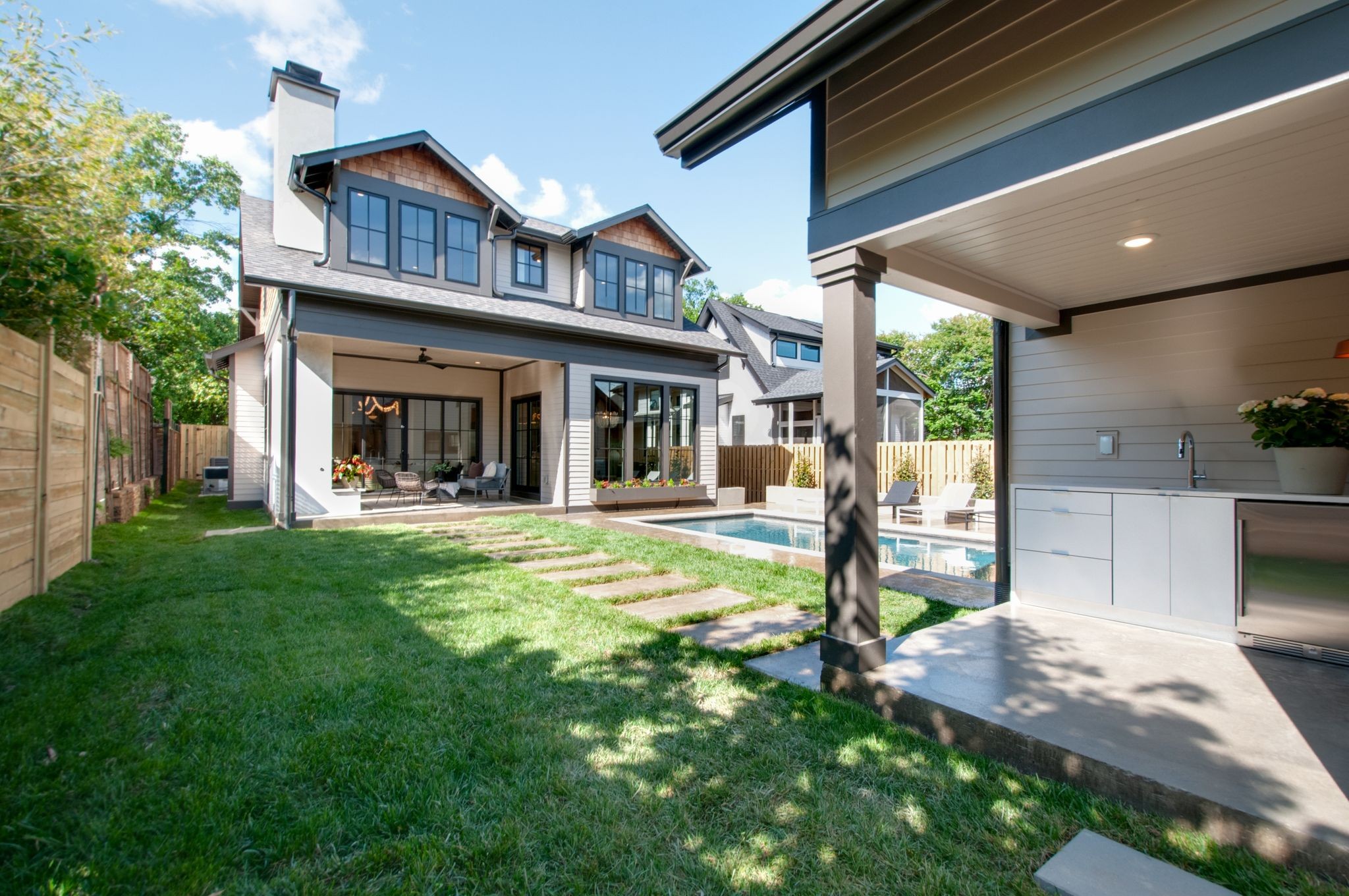 1405 Beechwood Ave