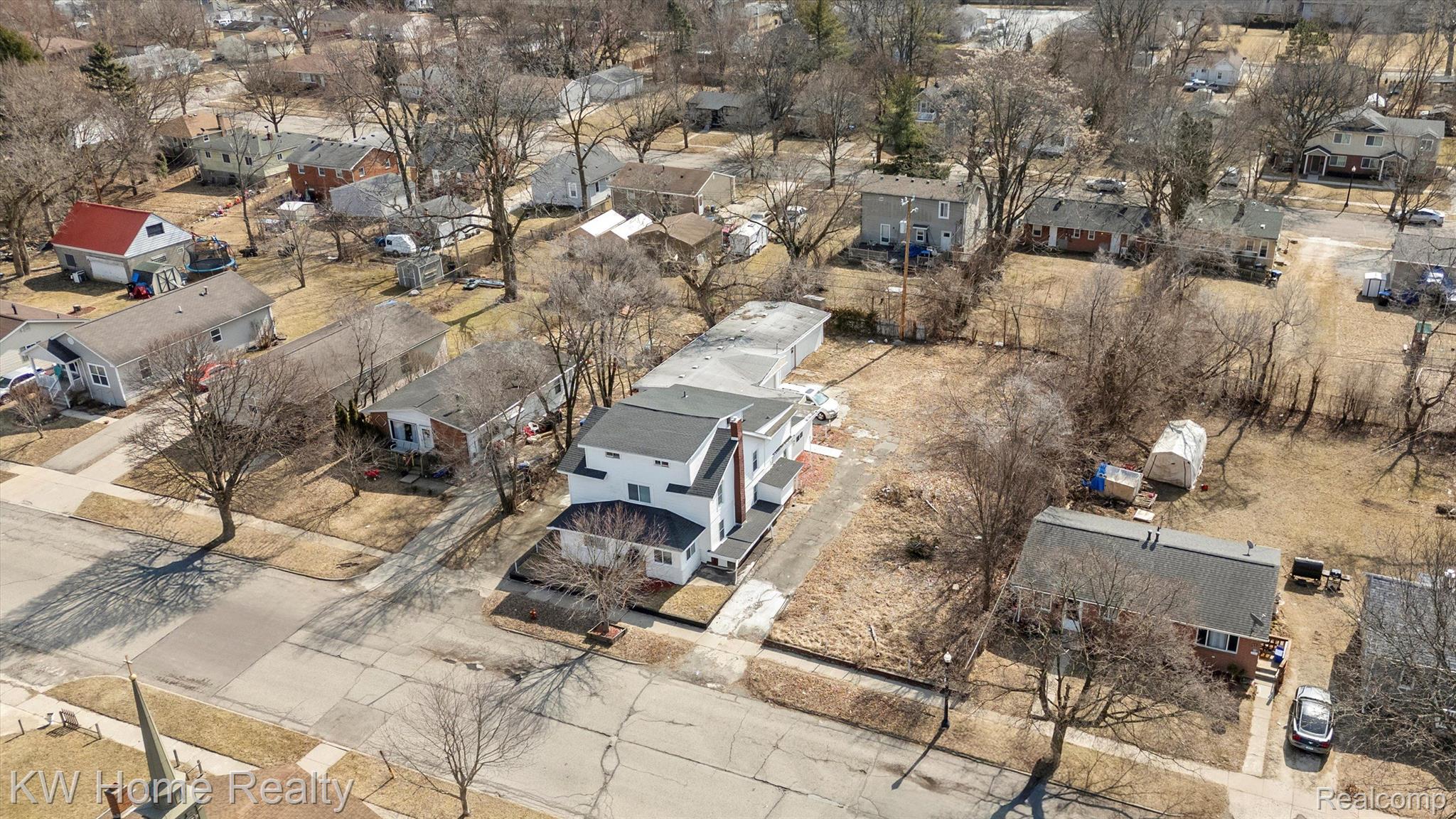 869 MONROE Street