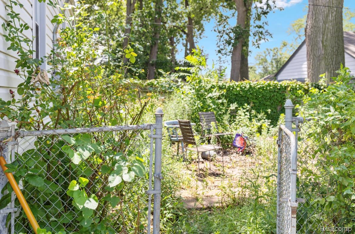 23747 Easterling Avenue