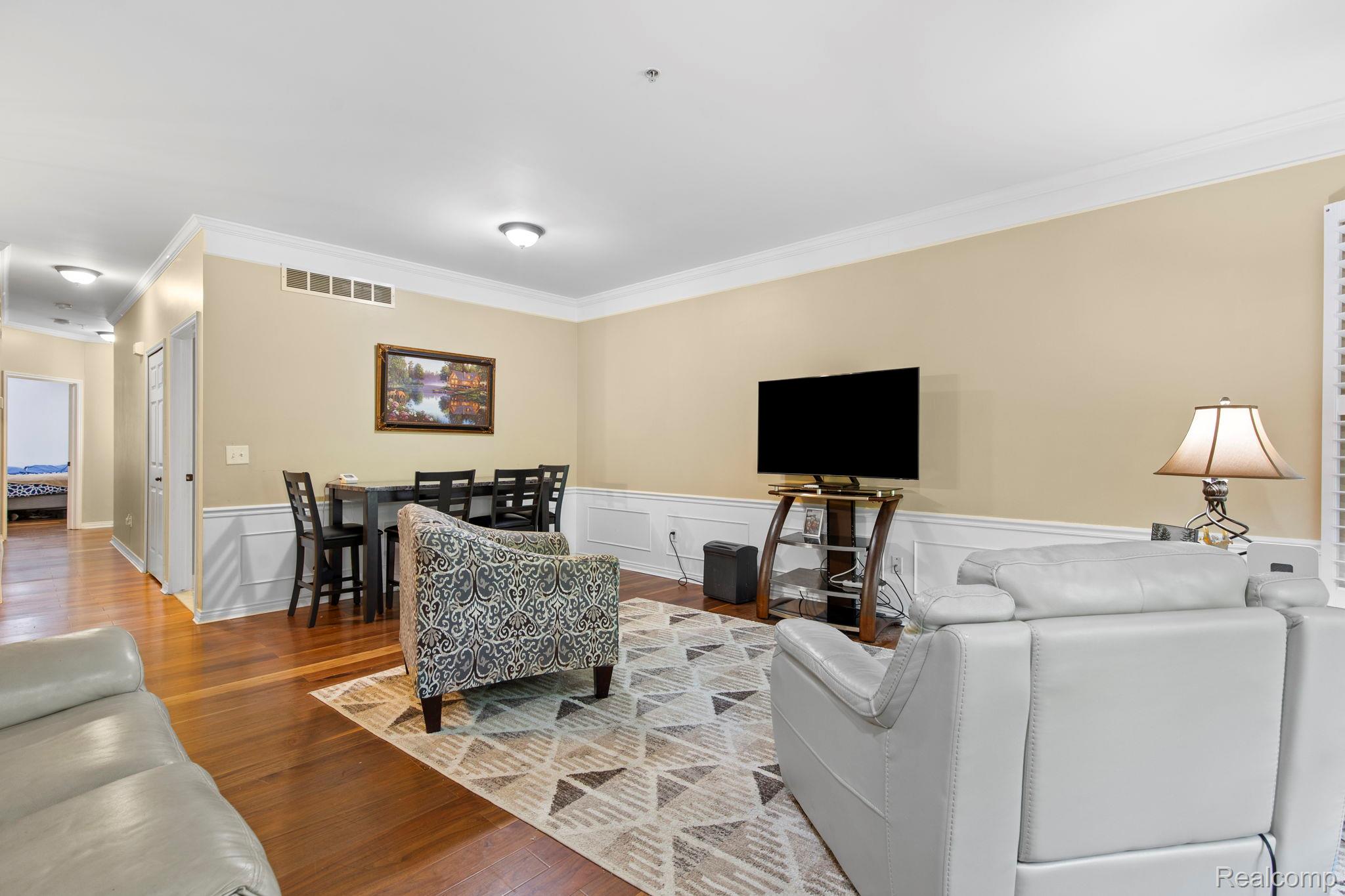 304 Constitution Street